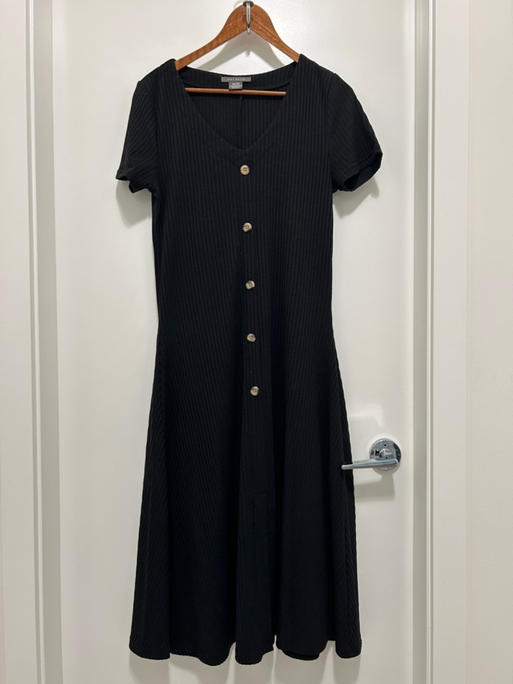 Suzy Shier Black Short-Sleeve Button Midi Dress